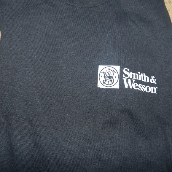 Smith & Wesson Logo Made in the USA American Flag Long Sleeve Tee shirt NWT!🆕 - Picture 12 of 13